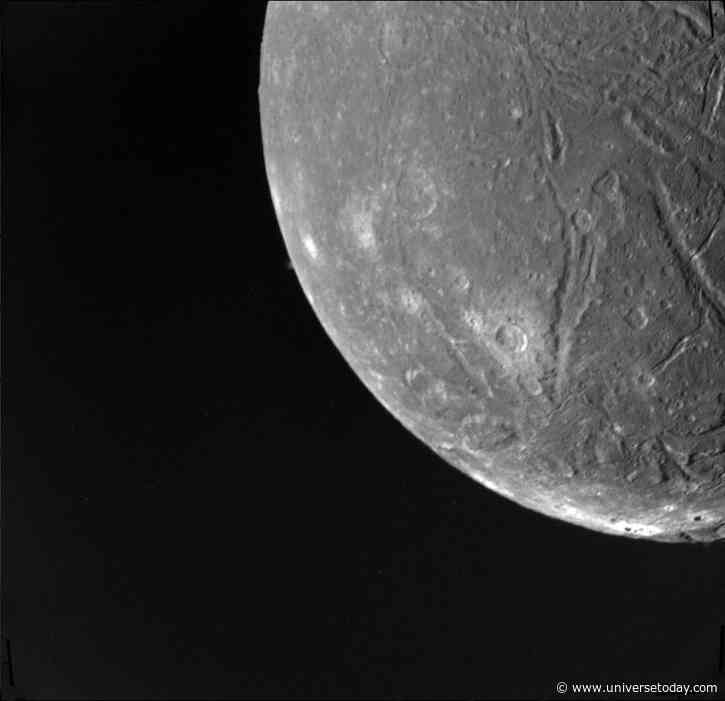 Uranus’ Moon Ariel has Deep Gashes, Could Reveal its Interior
