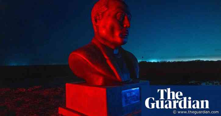 Who is helping Elon Musk gut the US government?