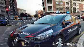 Fa troppo rumore e viene rimproverato, minaccia residente e brucia 2 auto