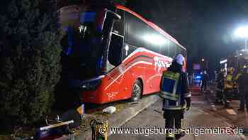 Medizinischer Notfall: Busfahrer stirbt nach Unfall in Neuburg