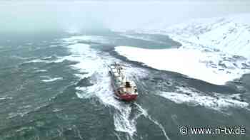 Höchste Alarmstufe ausgerufen: Chinesisches Schiff läuft vor russischer Insel auf Grund