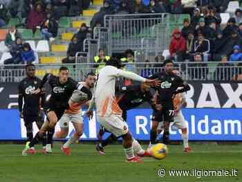 Manita della Lazio al Monza, alla Roma basta un rigore di Dybala
