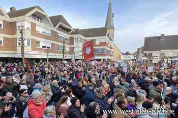 3000 Rheda-Wiedenbrücker demonstrieren für Demokratie