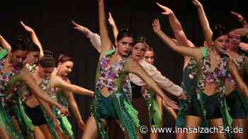 Ein Abend, 14 Tanzgruppen: So lief das 1. Gardefestival der Waldburgia in Aschau