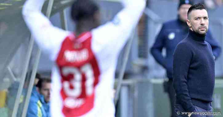Farioli wil het niet over titel met Ajax hebben: ’Die eerste plaats zegt me niets’