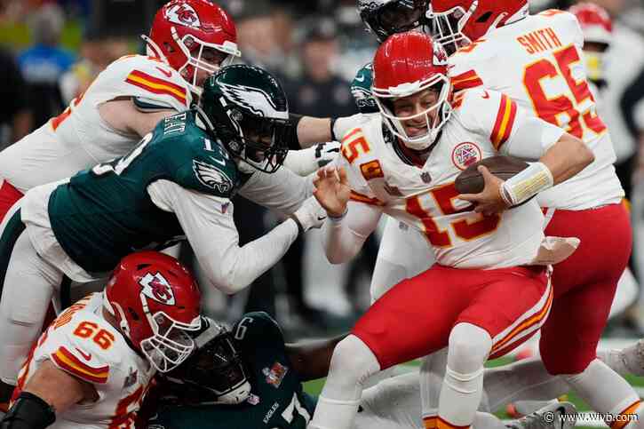 Patrick Mahomes throws pair of picks as Eagles have their way with the KC offense in the Super Bowl