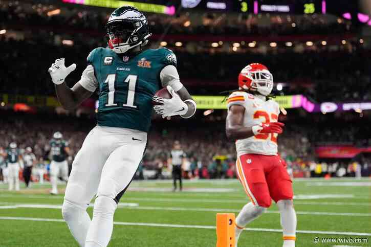 Eagles deny the Chiefs a Super Bowl three-peat with dominant defense in 40-22 rout