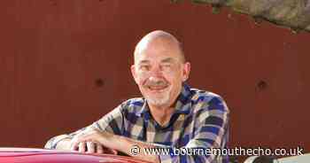 Daredevil 79-year-old man set to freefall 8000ft