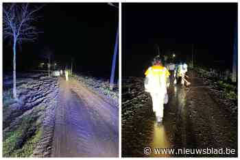 Brandweer heeft anderhalf uur werk met opruimen modder nadat prei uitgereden wordt