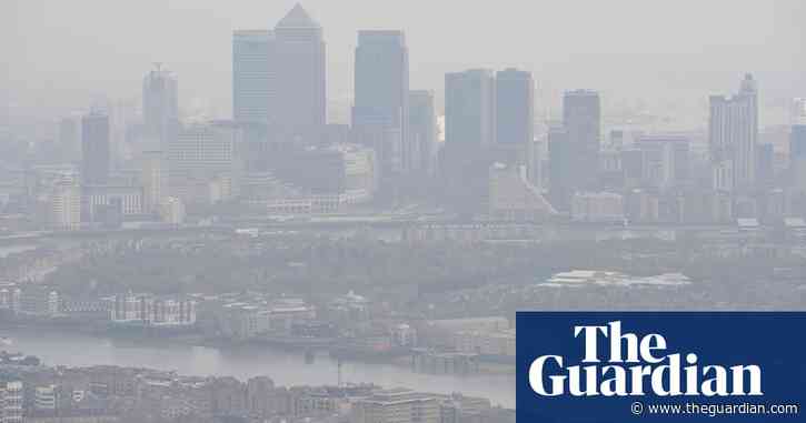 Air pollution causing 1,100 cases a year of main form of lung cancer in UK