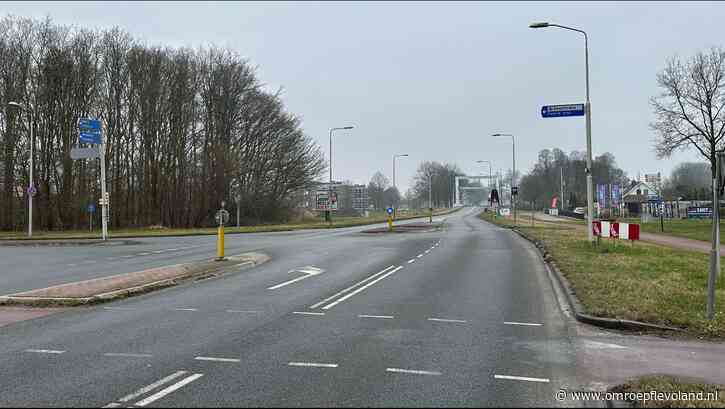 Emmeloord - Druk kruispunt verandert in rotonde, aanleg duurt drie maanden