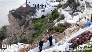 How long could the Santorini 'seismic crisis' last?