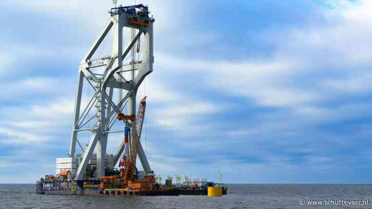 Van Oord installeert met Svanen eerste monopile Baltic Power