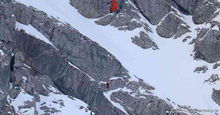 Bergsteiger sitzen nachts in 2.000 Metern Höhe fest