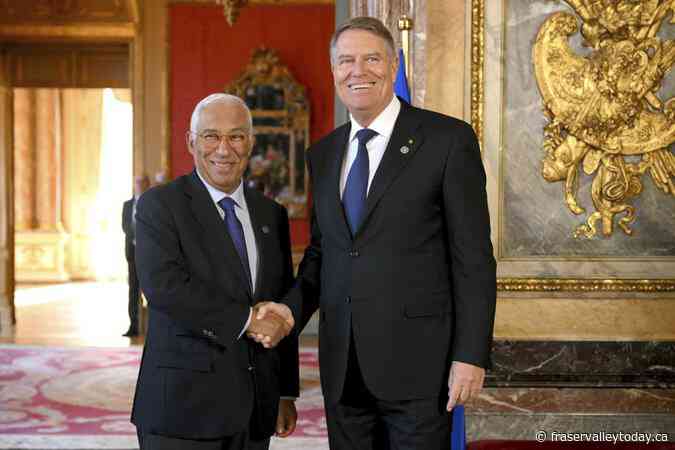 Romanian President Klaus Iohannis announces resignation after pressure by populists