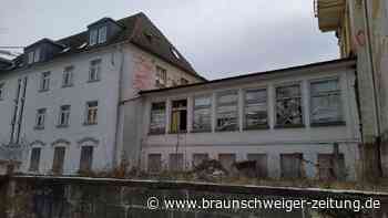 Brand in Lost Place im Harz: Polizei sucht Jugendliche
