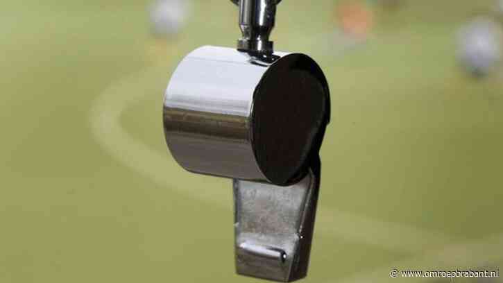 Scheidsrechter bewusteloos geslagen op voetbalveld