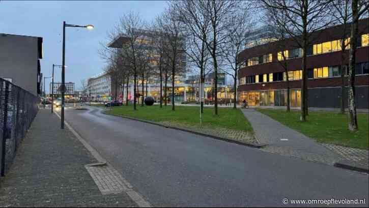 Almere - Wens voor zebrapad om oversteek naar Flevoziekenhuis veiliger te maken