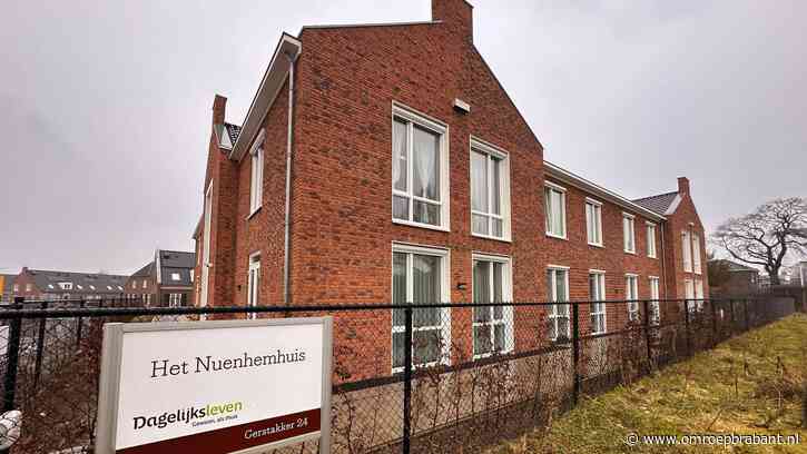 Vrouw vast in lift in huis voor mensen met dementie