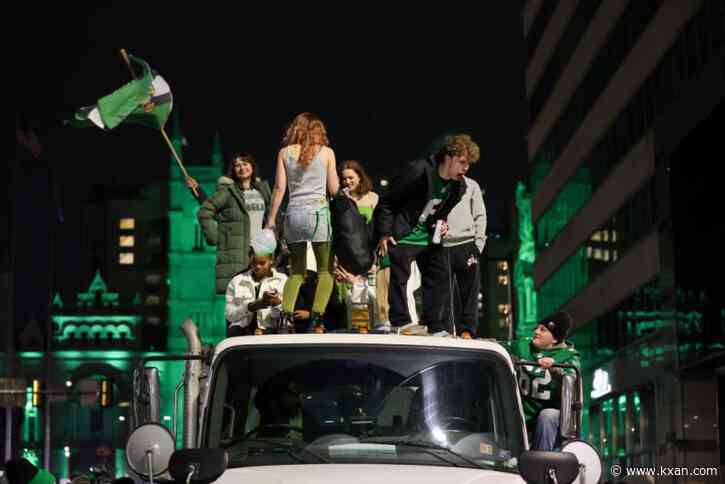 Super Bowl 'flu'? Record number of employees didn't go to work Monday, poll suggests