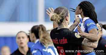 Spaanse voetbalster in opspraak na intiem betasten tegenstander tijdens wedstrijd: ’Onacceptabel’