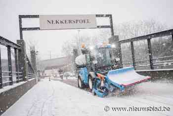 Stad zet zeventig mensen in om straten en fietspaden sneeuwvrij te maken: “Door hun inzet bleef de hinder beperkt”