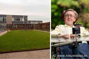 Rolstoelgebruiker Jelle (30) wil meer aandacht voor toegankelijkheid en inclusie in zijn gemeente: “Van cafés tot bedrijven, met hun drempels houden ze ons letterlijk en figuurlijk buiten”