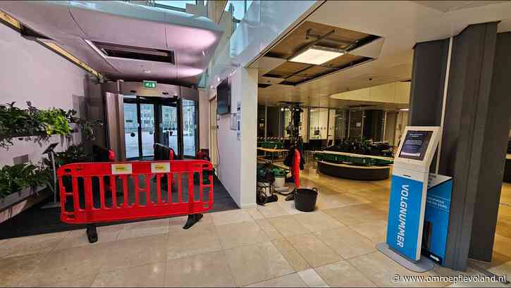 Lelystad - Stadhuis Lelystad stond blank