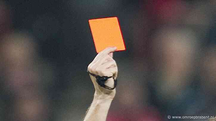 Bewusteloos geslagen scheidsrechter heeft het zwaar: 'Nog nooit meegemaakt'