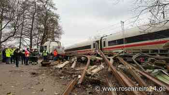Schweres Unglück nahe Hamburg: ICE stößt mit Sattelzug zusammen