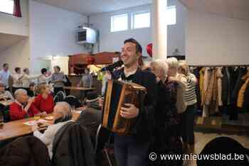 Valentijnsconcert brengt senioren samen: “We zetten hen in de bloemetjes voor de jarenlange inzet”
