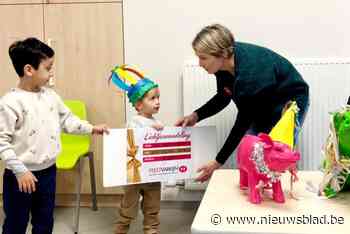 Lichtjeswandeling brengt 708 euro op voor Feestvarken vzw