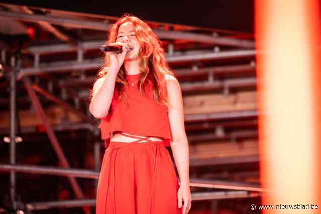 Charlotte (26) waagde haar kans in VTM programma, met zelfgemaakte outfit: “Ik laat me hierdoor niet tegenhouden”