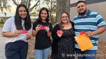 Plant City woman helps Hispanic community know their rights with 'red cards'