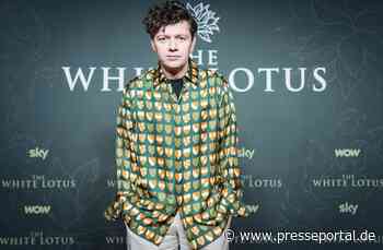 Thailand mitten in Berlin: Exklusives Screening-Event zu "The White Lotus" Staffel 3 mit Christian Friedel