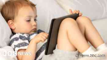 Pre-school children's screen time at 'crisis point'