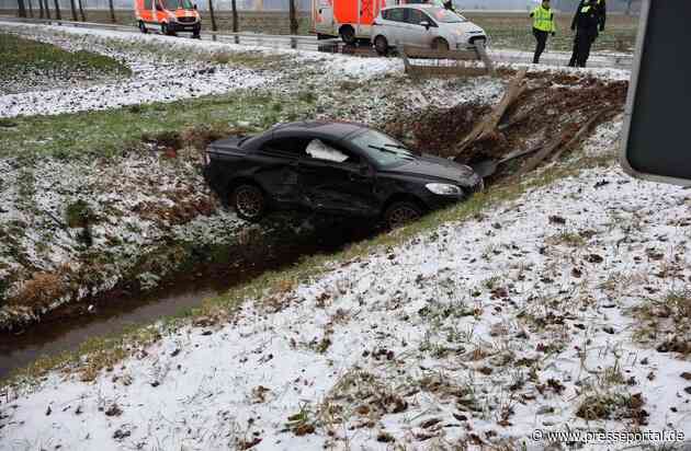 FW-OLL: Verkehrsunfall auf der Hatter Landstraße - Feuerwehr im Einsatz wegen auslaufender Betriebsstoffe