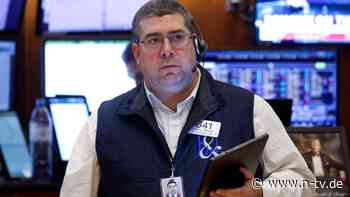 Stahlaktien legen zu: Wall Street schließt nach Powell-Aussagen uneinheitlich