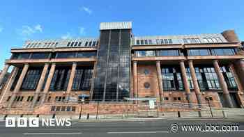 Student racially abused in robbery attempt