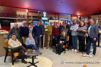 Compleet opgefrist Cultuurcafé met nieuwe uitbaters feestelijk heropend: “Warme, hedendaagse stijl met houtaccenten”