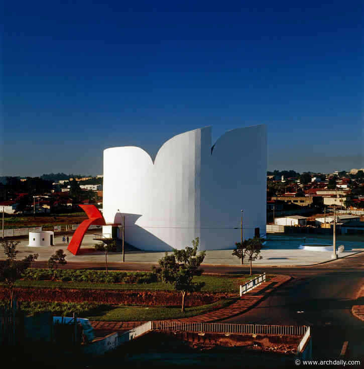 Following Oscar Niemeyer's Legacy: The Story Behind the Araras State Theater in Brazil