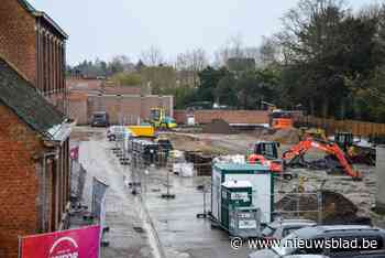 Tijdelijk minder parkeerplaatsen beschikbaar achter Berlaars gemeentehuis