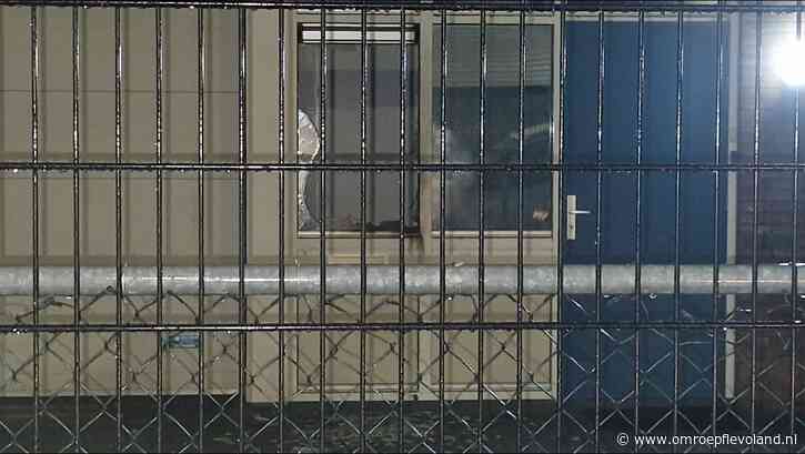 Lelystad - Explosie bij bedrijfspand op 'gekke plek' industrieterrein Noordersluis