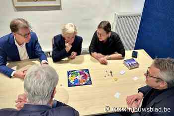 Personeelsleden KU Leuven krijgen speciale editie van Trivial Pursuit om verjaardag van universiteit te vieren: “600 jaar geschiedenis gebundeld in 330 vragen”