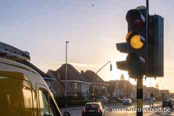 “Aan een kruispunt trok jij je snelheid nog wat extra op”: man (60) rijdt  dubbel zo snel door oranje licht