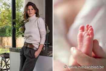 Instagram grijpt in na ‘suggestieve’ foto van babycoach Anja: “Als je heel snel kijkt, lijkt het op een papa zonder broek”