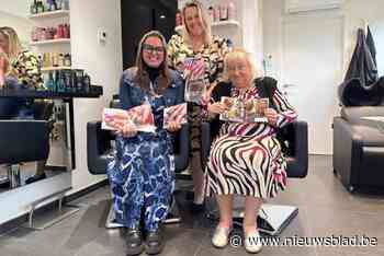 Nancy (39) heeft haar eigen kapperszaak en gaat in drie rusthuizen langs om haar te knippen: “Ik voel mij vaak psycholoog, de mensen vertellen me alles”