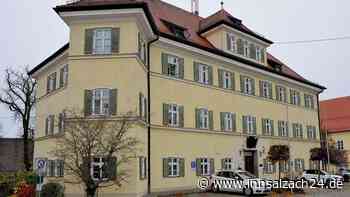 „Bürger schäumen vor Wut“: Zoff um Sanierung des Haager Sitzungs-Saals – das sind die Folgen