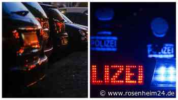 Zahlreiche Autos in Bruckmühl beschädigt: Wer hat „auffällig“ gekleidete Tatverdächtige gesehen?