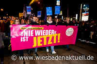 "Es ist 5 vor 12“: Wiesbaden demonstriert gegen Rechtsruck und für Vielfalt